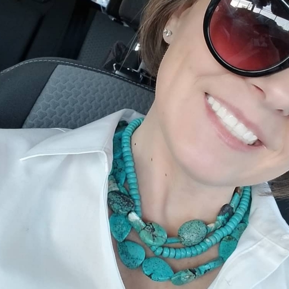 Meet your Posher, Paige - Picture 2 of 6